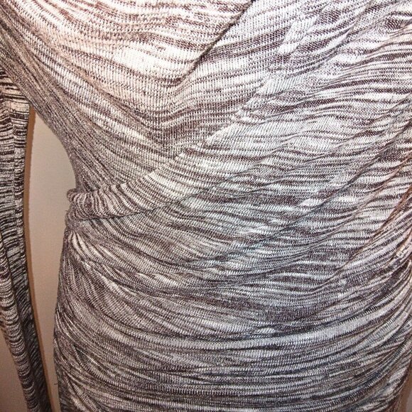 MAX STUDIO GRAY AND BLACK LONG SLEEVE WRAP DRESS WITH SCOOP NECK - SIZE M - Picture 4 of 5